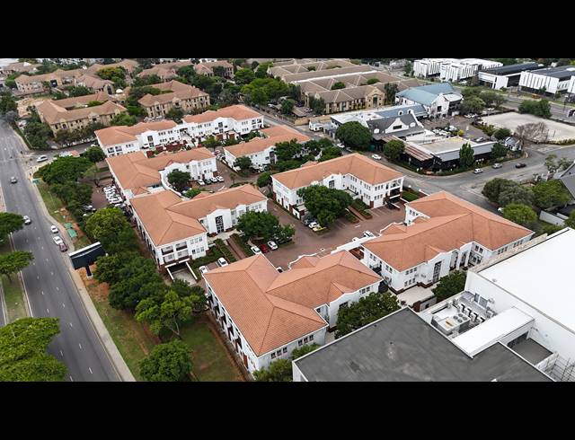 9,626M² OFFICE FOR SALE IN BRYANSTON